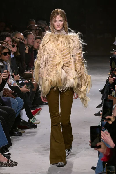 Look 22